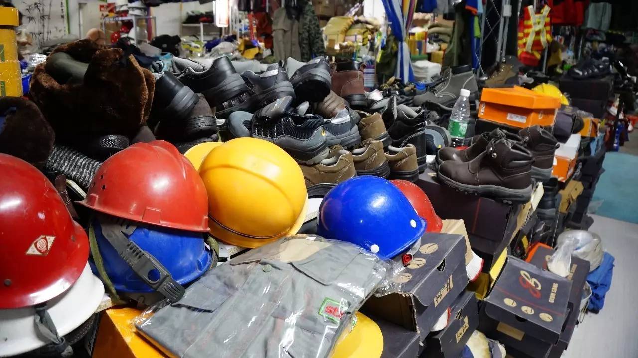 劳保用品 守护安全，保障生产的基础防线